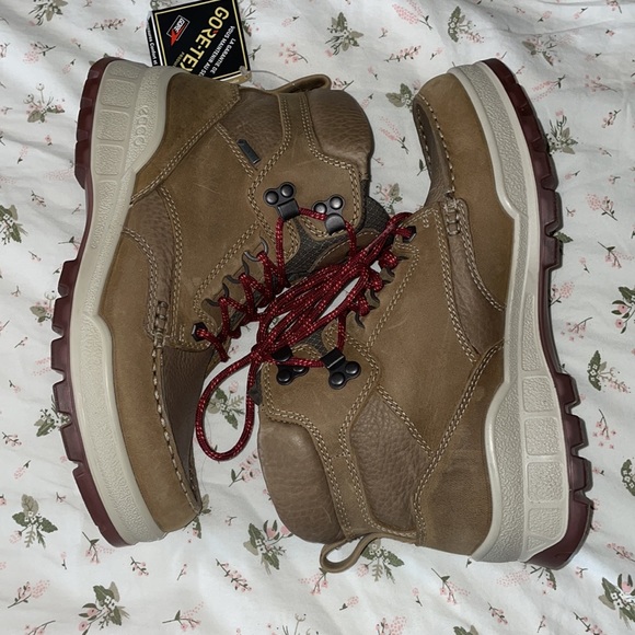 NWT ECCO Gore-tex hiking boots - Picture 2 of 4